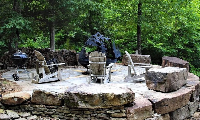 Mountain View Cabin | Beautifully equipped log cabin minutes from world class trout fishing