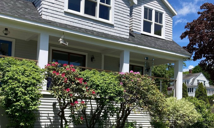 Falmouth Foreside House | Beautifully furnished seaside cottage in Falmouth, ME