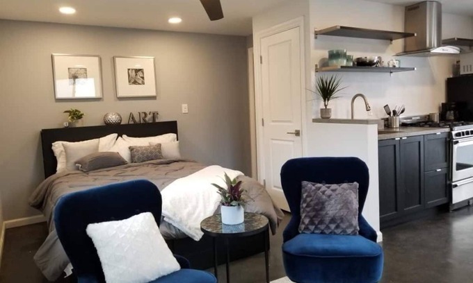 North Hollywood Cottage | Beautifully Newly Renovated Private Guesthouse