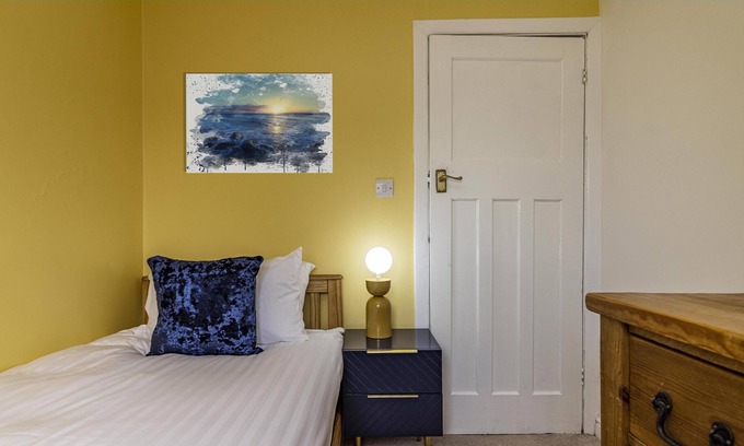 Nottingham Villa | Beautifully presented private 3 bed home.