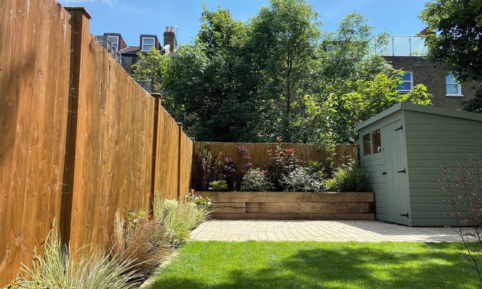 Ferndale Apartment | Beautifully presented large garden flat in Clapham, 5 mins from tube
