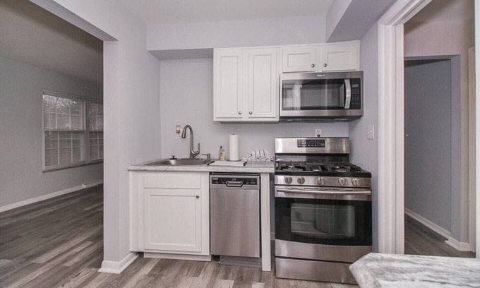 Beachwood Condo | Beautifully Renovated 2Bdrm Cleveland Suburb Condonn