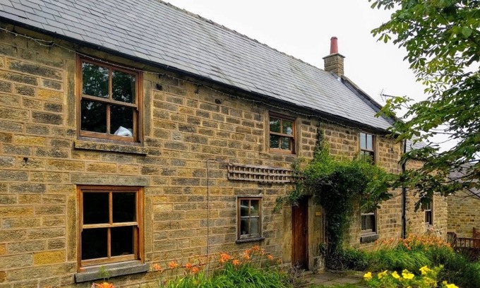 Crich Cottage | Beautifully Renovated Grade II Listed Farmhouse in Derbyshire, Peak District