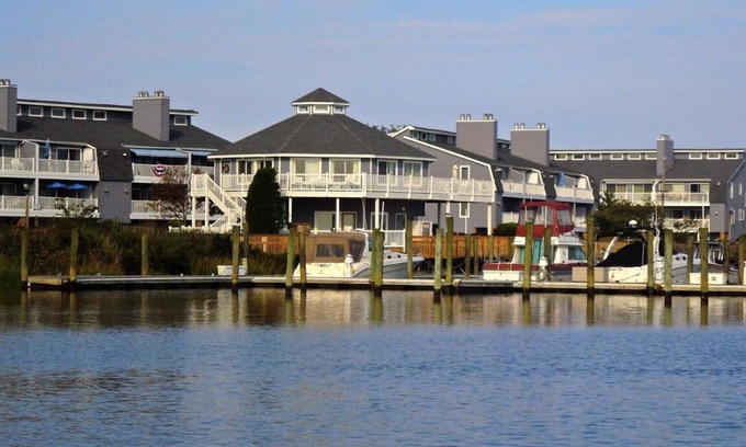 Merion Park Condo | Beautifully Renovated Condo in OCNJ at Blue Water Marina.