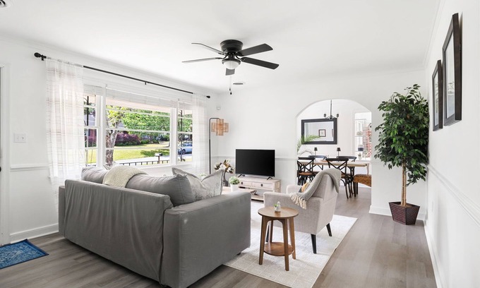 Hanahan House | Beautifully renovated 3-bedroom house near Charleston, Park Circle and beaches