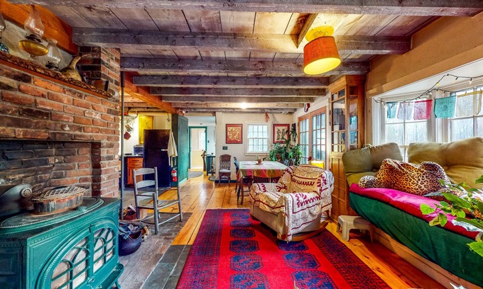 Calais House | Beautifully Restored Colonial Home on First Settler’s Site - Dog-Friendly