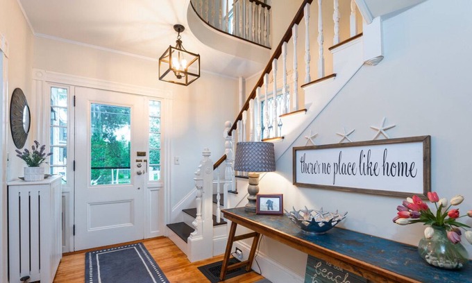 Newburyport House | Beautifully updated Victorian in downtown historic Newburyport