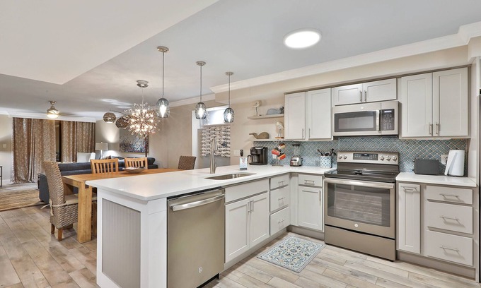 Folly Field Condo | Beautifully Renovated - Luxurious and Easily Accessible Unit!