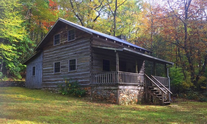 Spruce Pine Cabin | Beautifully-restored 200-year-old Log Cabin off the Blue Ridge Parkway