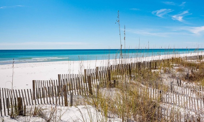 Gulf Trace House | BEAUTY AT THE BEACH~Gulf/Beach/Lake Views~Heated Pool~Beach Gear~Gulf Trace!