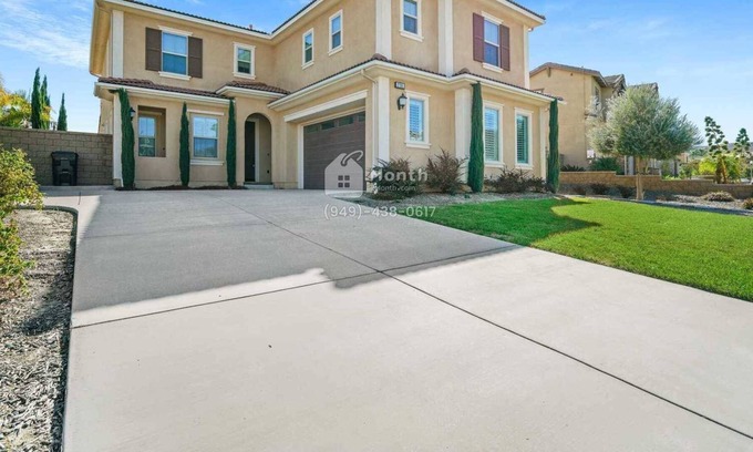 Santa Ana Heights House | Beauty on Guarda Dr