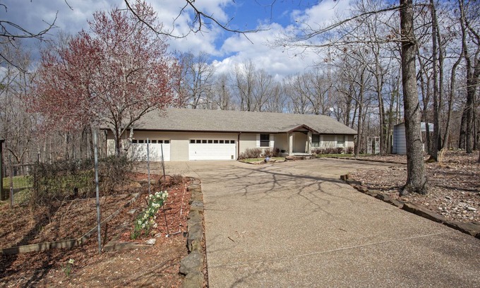 Rambo Riviera House | Beaver Lake + Mountain Biking in Northwest Arkansas OZ TRAILS/HOBBS STATE PARK