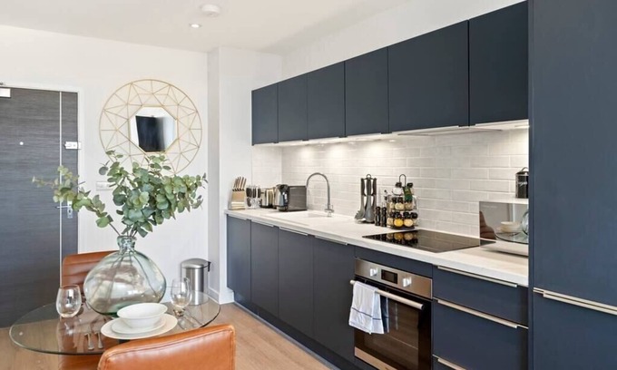 Clock House Apartment | Beckenham Beauty: Modern 1-Bedroom Abode