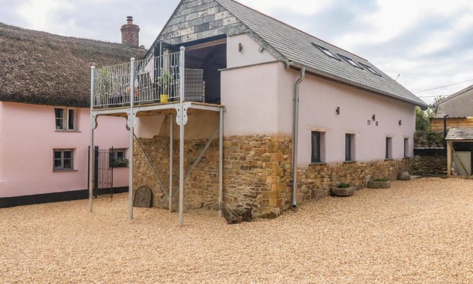 Okehampton House | Becket's Barn
