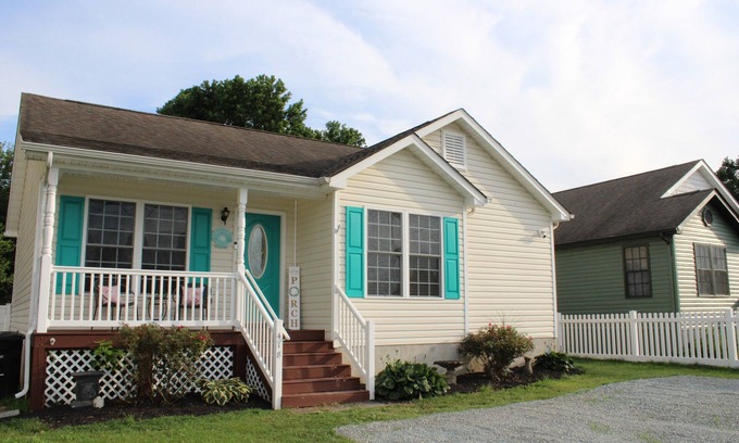 Issue House | Becky's Cottage