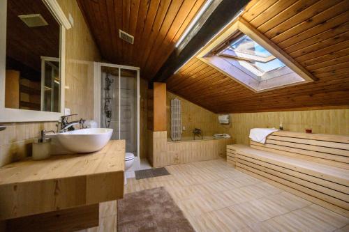 Trento Bed & Breakfast | bed an breakfast Aurora