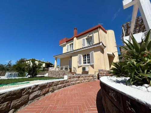 Quartu Sant'Elena Bed & Breakfast | Bed and Breakfast Villa Teis