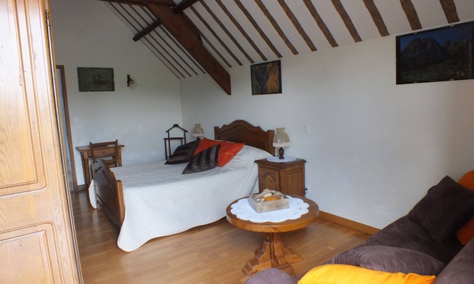 Loubajac House | Bed and breakfast at the farm, Lourdes, Pyrenees, ANOUSTA