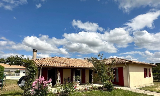 Soussans Bed & Breakfast | Bed and breakfast "le mas des anges", quiet and relaxing place