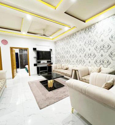 E-11 Sector Apartment | BED & BREAKFAST - Family cottages