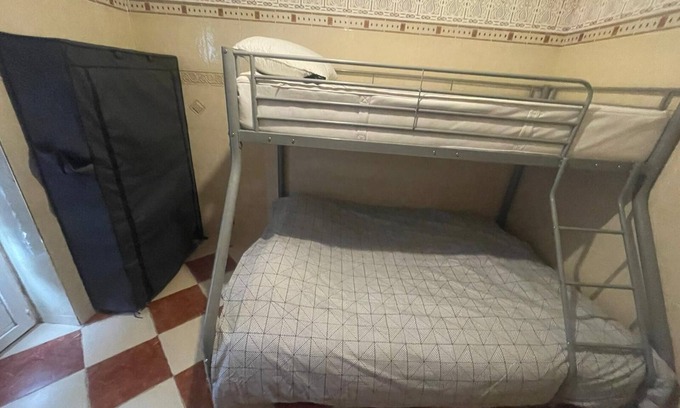 Poissy Bed & Breakfast | Bed & Breakfast