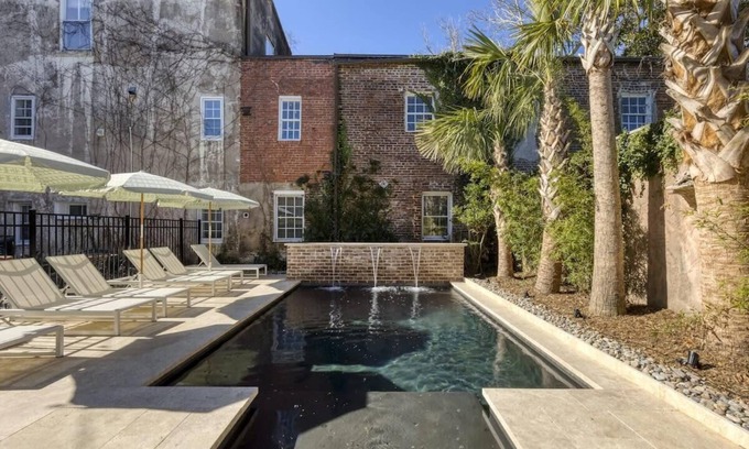 Harleston Village Bed & Breakfast | Bed&Breakfast Veranda King Suite - Walk to King