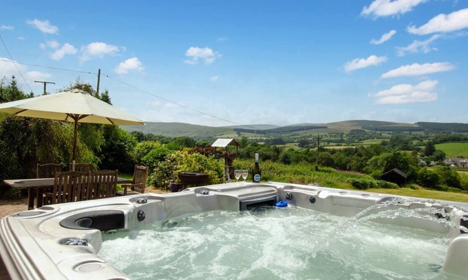 Brecon House | Bedlwyn Coch Farm in the beautiful Brecon