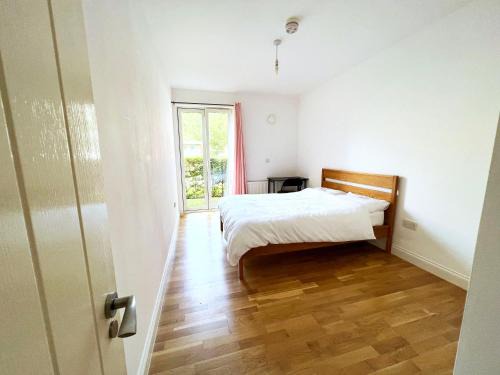 New Cross House | Bedroom 2, Queens Road