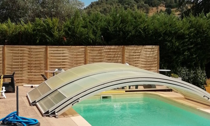 Gargas Bed & Breakfast | Bedroom with WC bathroom swimming pool