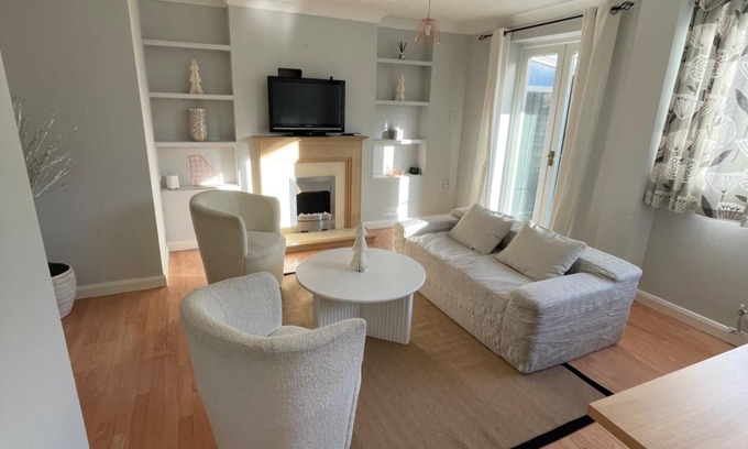 Norwich Apartment | Bee Temple Entire Spacious 3-Bed Apartment
