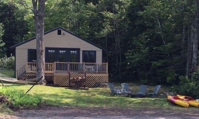 Otis Cottage | Beech Hill Pond Cottage - w/Sandy Beach Near Acadia & Bar Harbor