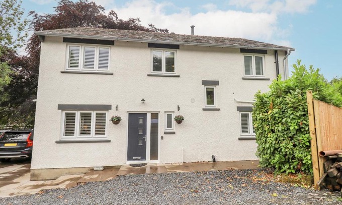 Lakeside House | Beech Lea
