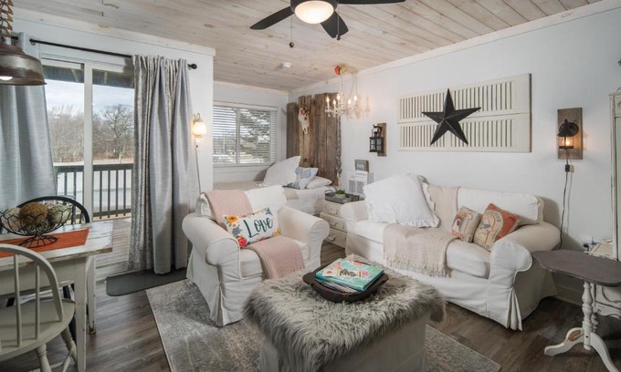 Banner Elk Apartment | Beech Mountain VIEWS Cozy Autumn Studio! Hiking Trails