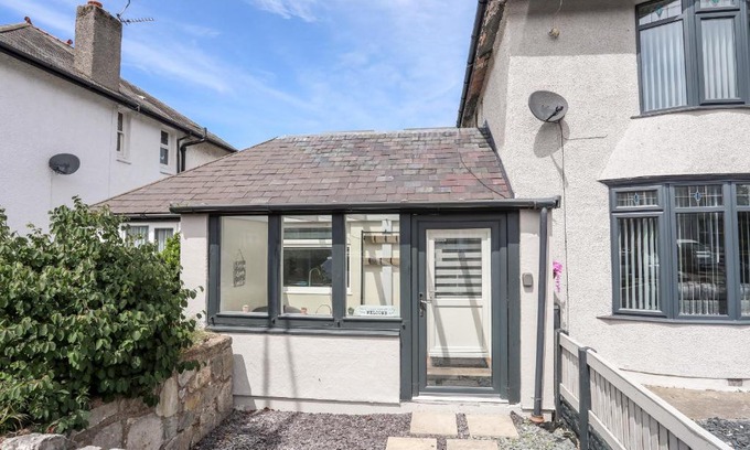 Prestatyn House | Beeches Bach