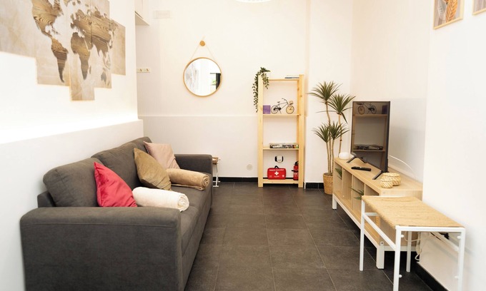 Municipio 2 Apartment | [Behomes] Peaceful Retreat w Sauna near S.Central