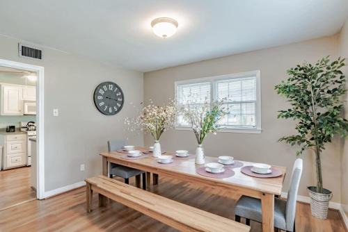 Mobile House | Bel-Air Bungalow- close to Midtown Highways and Downtown Mobile