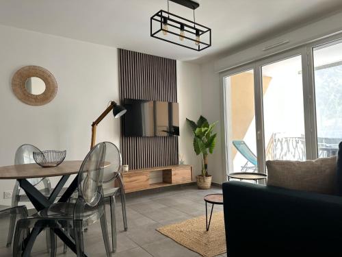 Menton Apartment | Bel Appartement au calme avec parking