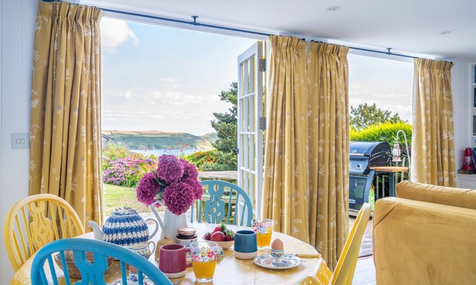 Saint John House | Bel-Nor-Cot - One Bedroom House, Sleeps 2