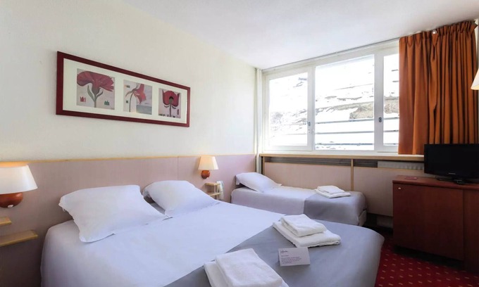 Les Menuires Apartment | Belambra Clubs Les Menuires - Snow And Heaven - Half board - Essential Room 2 Adults