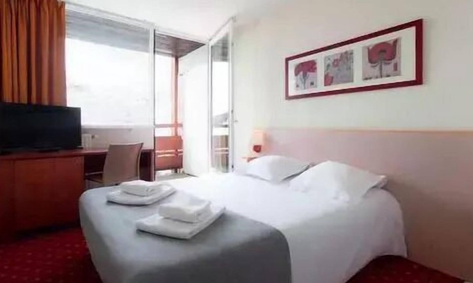 Les Menuires Apartment | Belambra Clubs Les Menuires - Snow And Heaven - Half board - Essential Room 2 Adults View Impregnable Mountain