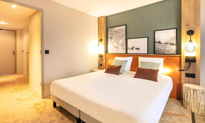 Mont-de-Lans Apartment | Belambra Clubs Les 2 Alpes Les Crestes - All inclusive - Premium Room 2 Adults and 1 Child Night Corner