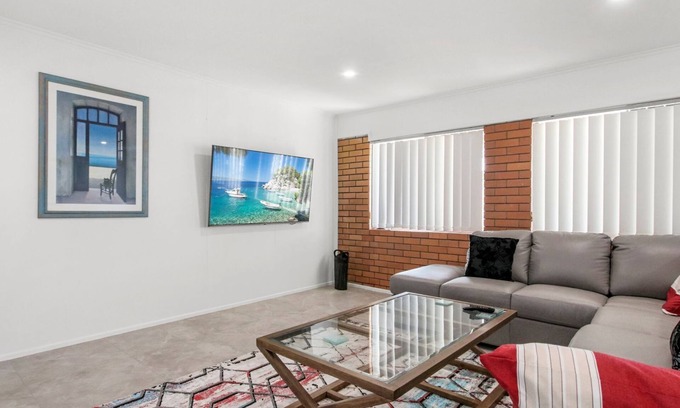 Dicky Beach House | Bell Street 36, Dicky Beach