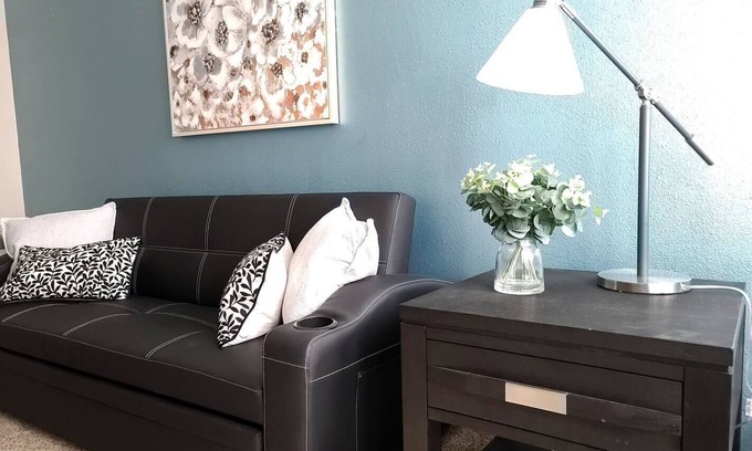 West Old Town Apartment | Bella Beige, 2 QB, 1 BA, WIFI, Near Old Town