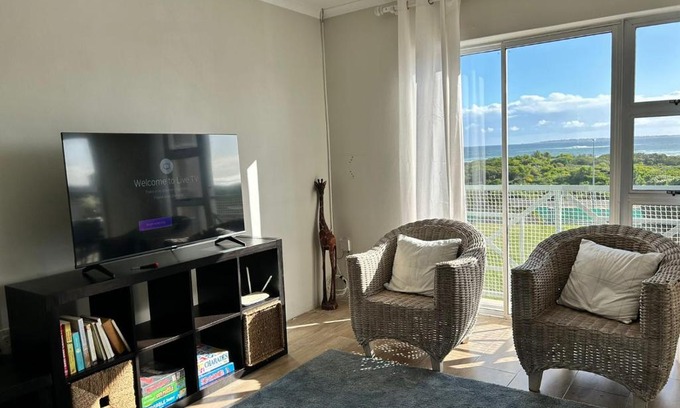 Big Bay Apartment | Bella Casa - Seaview-Beach Club Apartment