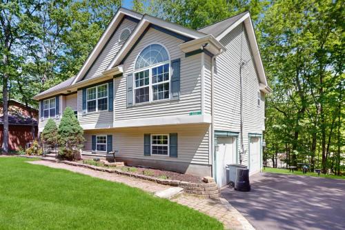 East Stroudsburg House | Bella Gema