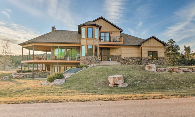 Sturgis House | 'Bella Greens' Spacious Sturgis Home w/Large Deck