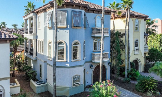 St. Tropez House | Bella la Vita - Luxury Mediterranean ~ Sleeps 12
