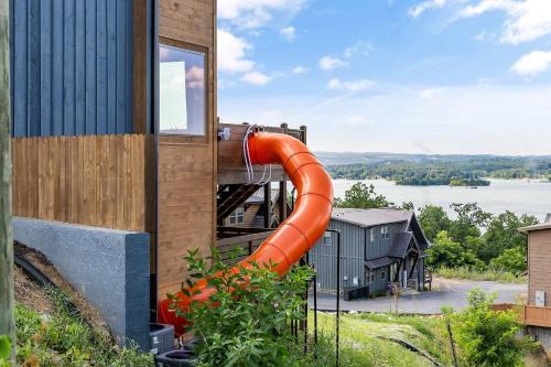 Sevierville House | Bella Lago - 6BR Lakeview with Pool & Tube Slide