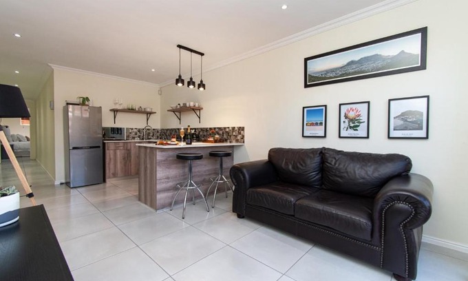 Muizenberg Apartment | Bella Muize