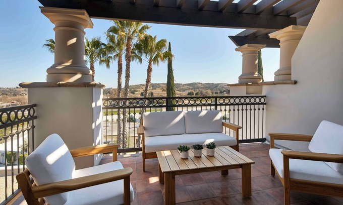 Paso Robles Resort | Bellasera Hotel & Suites Paso Robles, Tapestry by Hilton